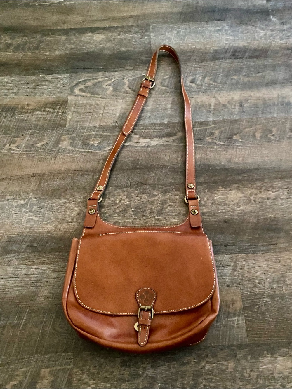PATRICIA NASH LONDON SMOOTH BROWN LEATHER SADDLE CROSSBODY PURSE BAG